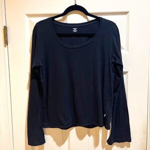 Patagonia Women's medium black long sleeve shirt